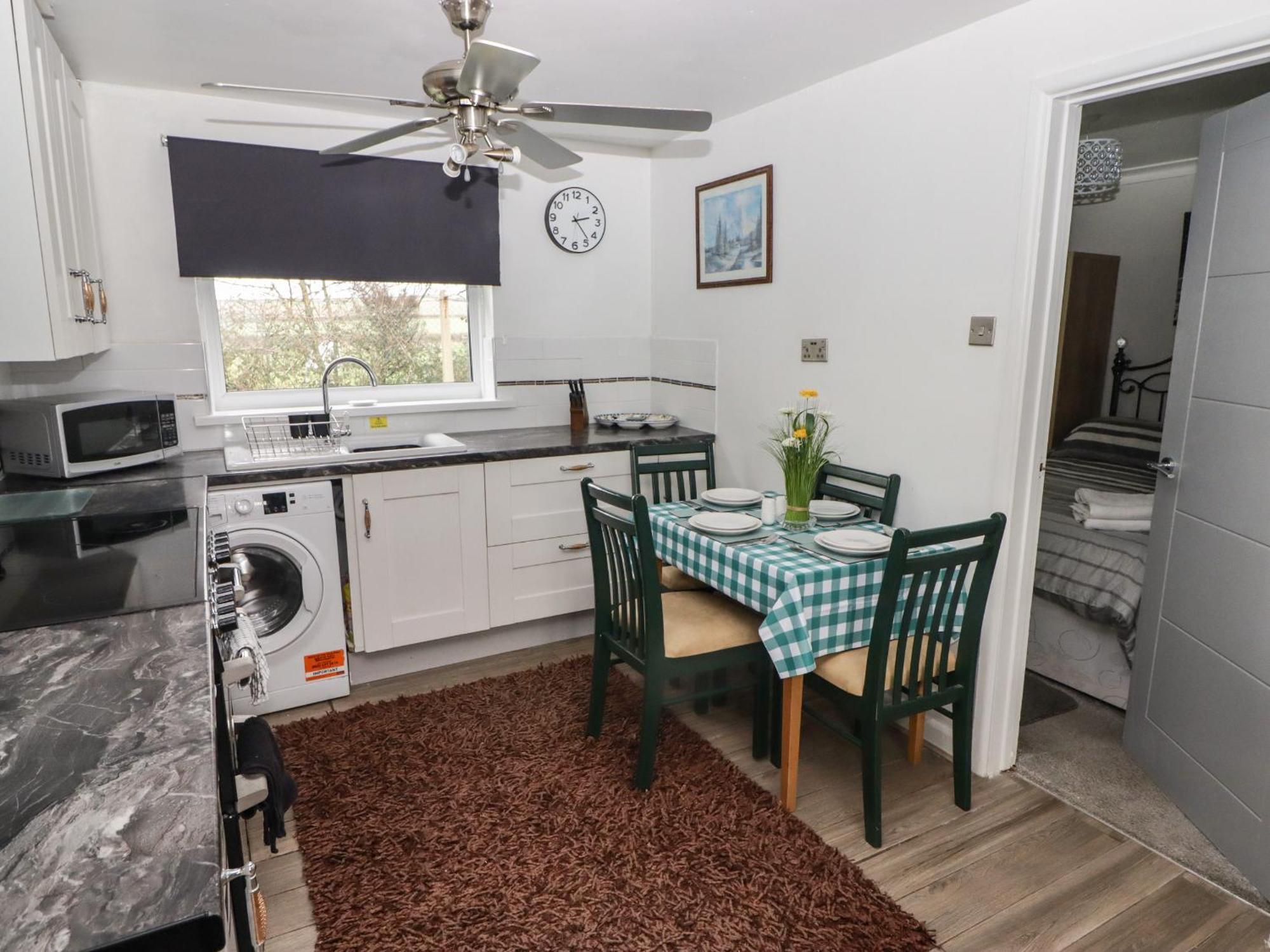 13 Gower Holiday Village Swansea Exterior photo