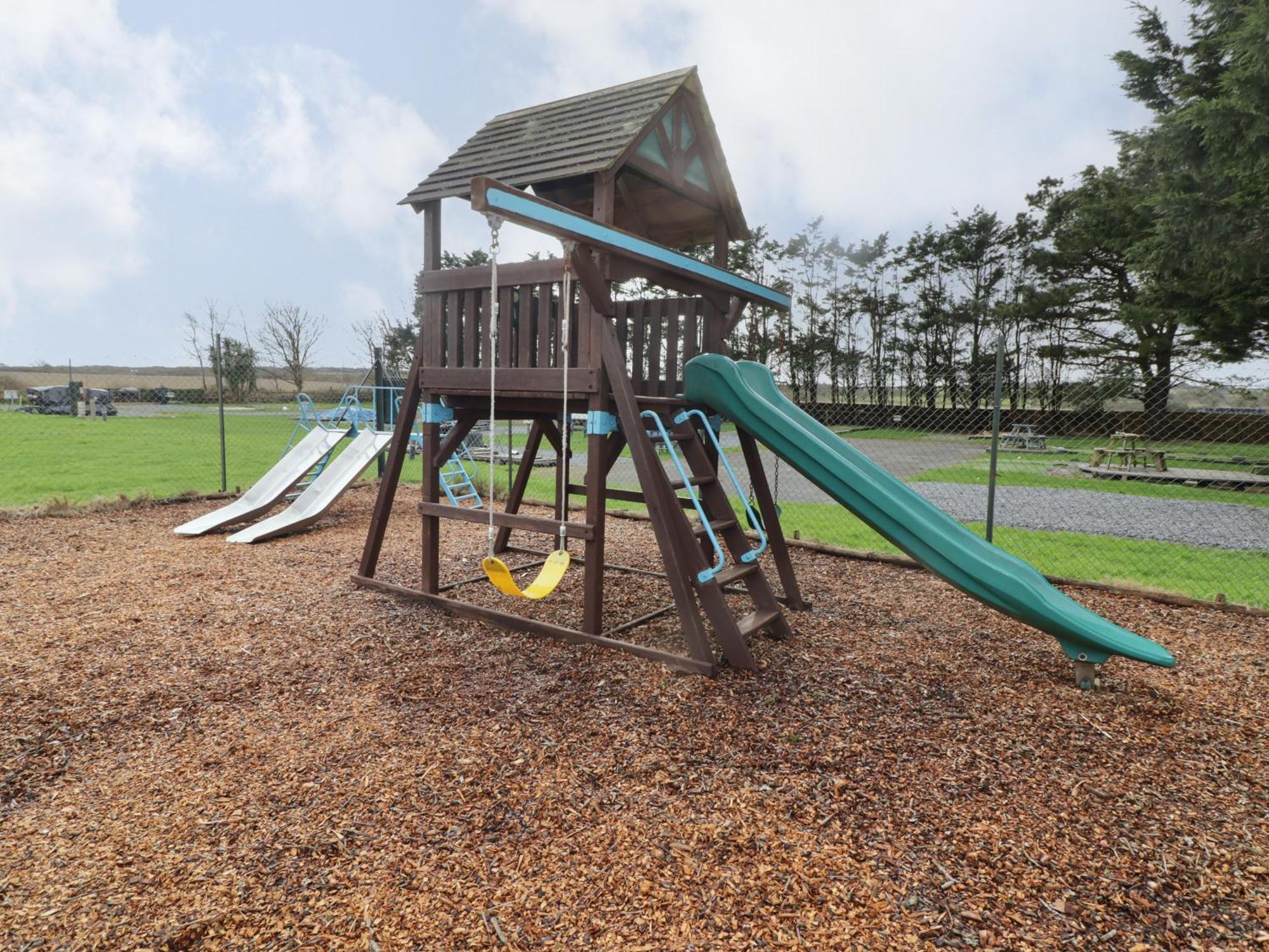 13 Gower Holiday Village Swansea Exterior photo