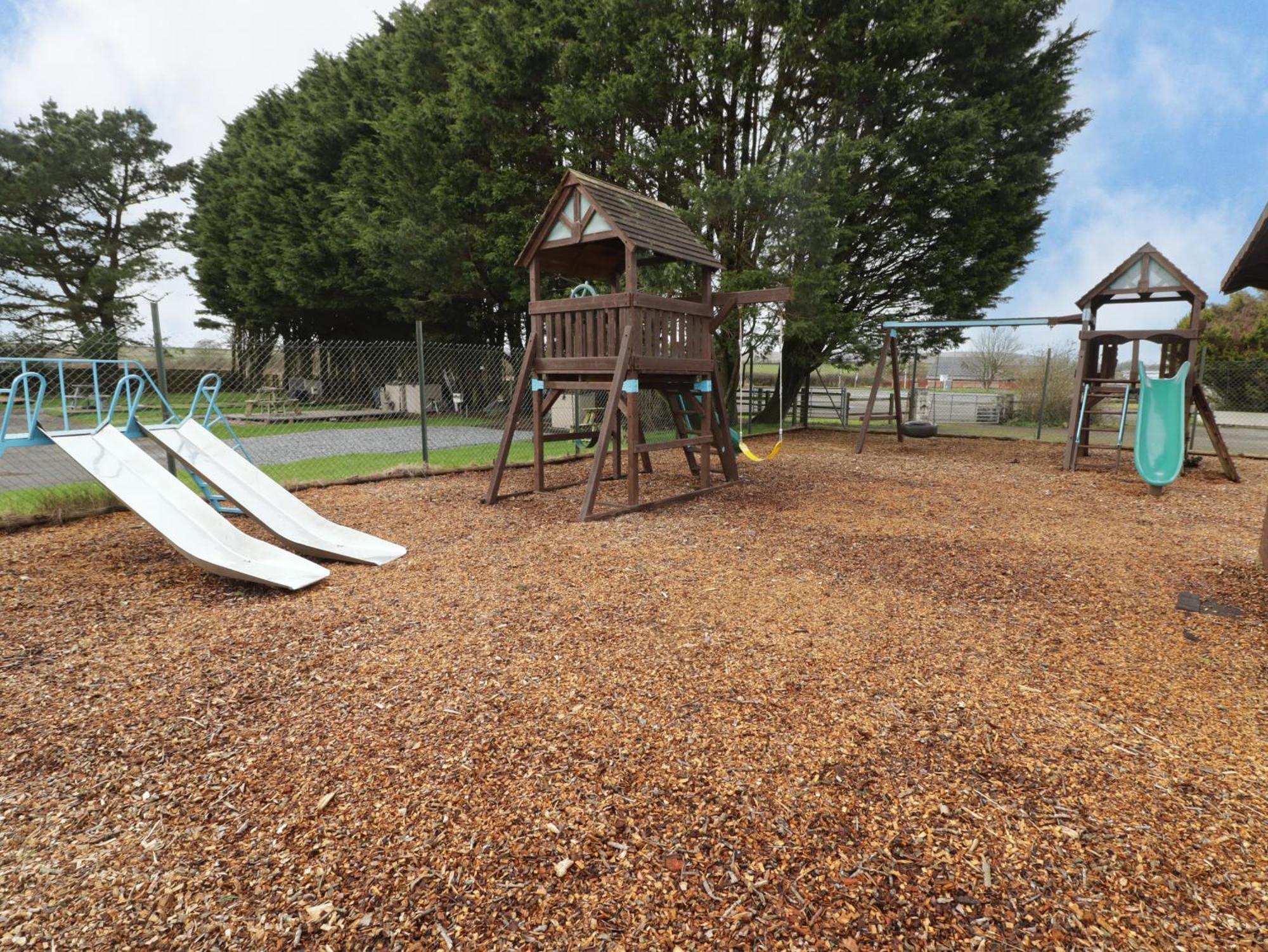 13 Gower Holiday Village Swansea Exterior photo